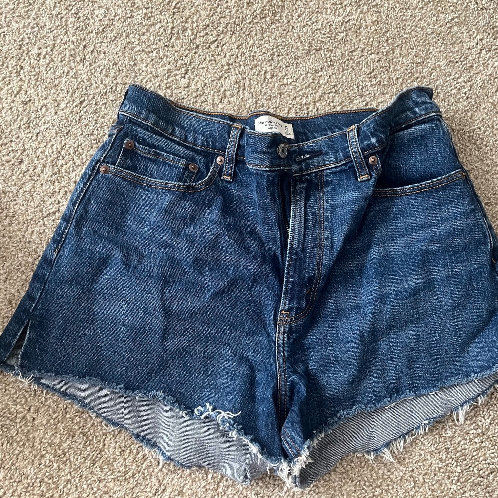 Abercrombie Curve Love The Mom Short High Rise